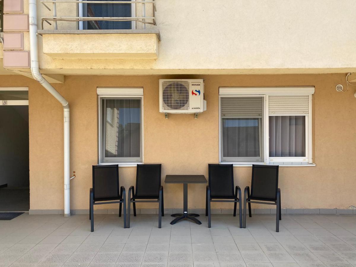 Andrea Apartmanok 2 Hajduszoboszlo Ngoại thất bức ảnh